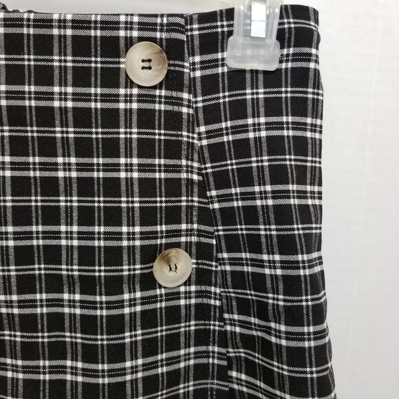 Altar'd State skort Medium Bonnie plaid button accent mini stretch - Picture 5 of 16